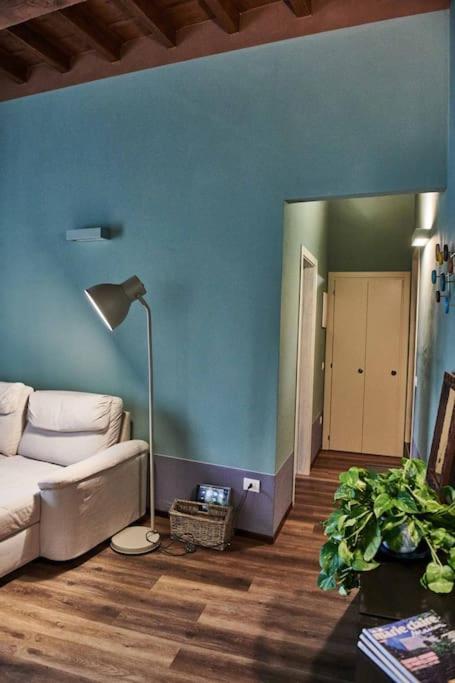 Casa Asja: Cromatismo In Centro Storico Apartment Cesena Exterior photo